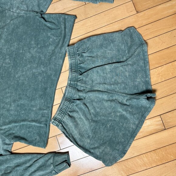 WILD FABLE Soft Washed 2 Piece Set Cropped Sweatshirt & Shorts Size XS/S - Picture 14 of 15